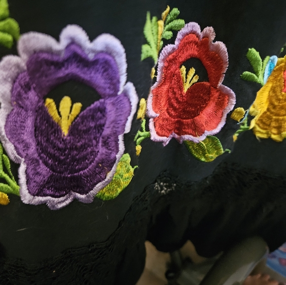 Beautiful BLACK DRESS with Embroidery FLOWERS (2,4) - Picture 7 of 8